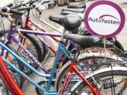 Fahrräder mit Autofasten-Schild. Foto: Klaus Pieber