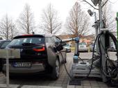 Robotergesteuertes Schnellladesystem für E-Fahrzeuge. © FTG - TU Graz