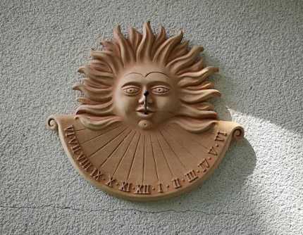 Sonnenuhr in Bad Tatzmannsdorf. © 2021 Reinhard A. Sudy